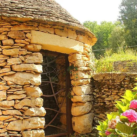 D'hotes La Rossillonie Bed and Breakfast 3*