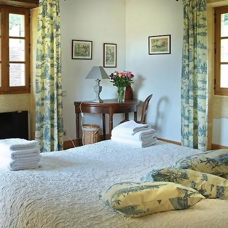 D'hotes Avec Piscine La Rossillonie Bed & Breakfast 3*
