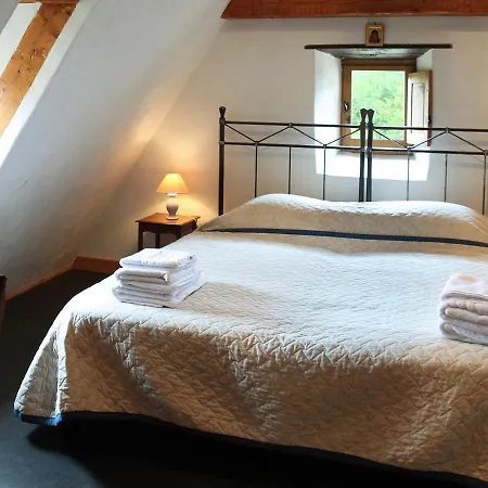 D'hotes La Rossillonie Bed and Breakfast Beynac-et-Cazenac