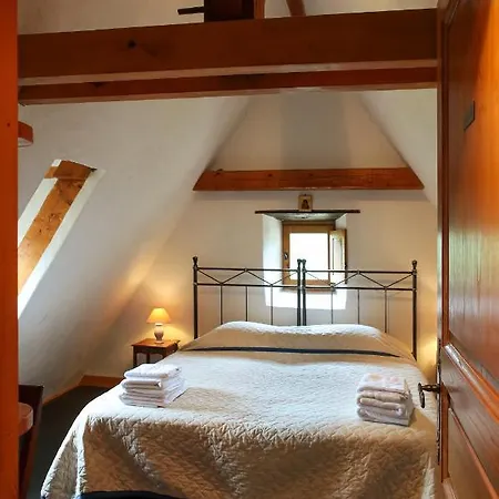D'hotes Avec Piscine La Rossillonie Bed & Breakfast