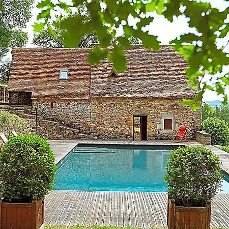D'hotes La Rossillonie Bed and Breakfast 3*