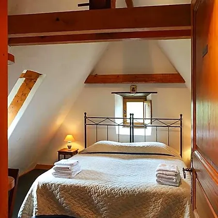 D'hotes La Rossillonie Bed and Breakfast 3*