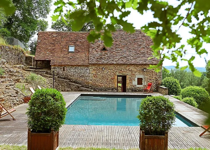 Chambre D'Hotes La Rossillonie 3*